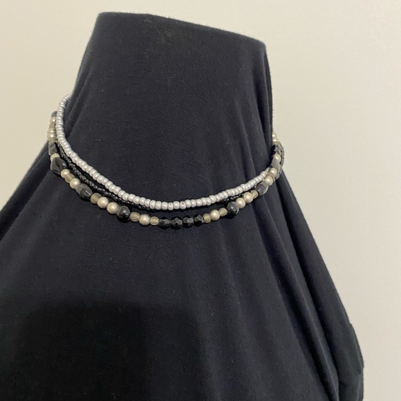 Premier Design Black and Silver beaded Necklace - Picture 2 of 3